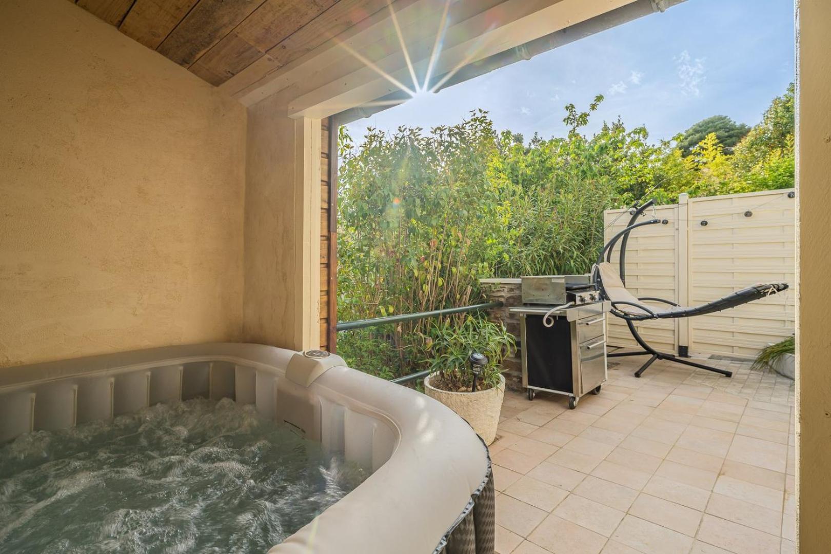 La Citadelle ~ Jacuzzi ~ Terrasse Carcassonne Exterior foto